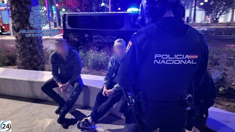 Detienen a 13 personas, tres de ellas por causar incendio con bengalas en Nochevieja en Alicante.