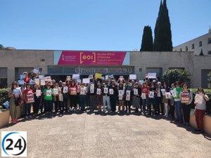 Docentes, alumnos y sindicatos denuncian deterioro de las EOI y amenazan con protestas contra Educación.