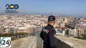 Dos individuos arrestados por robo de patinete y agresión con cuchillo en Alicante.
