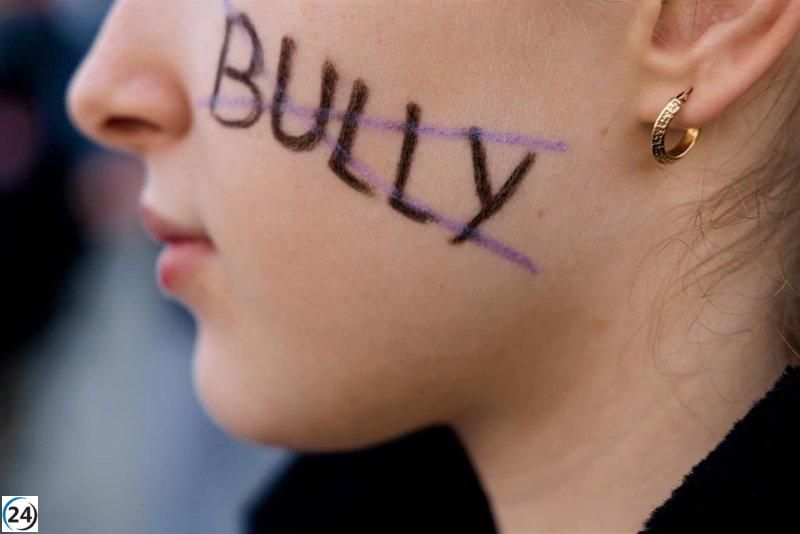 Madre denuncia ciberacoso a su hijo en escuela de Alicante, se inicia investigación.