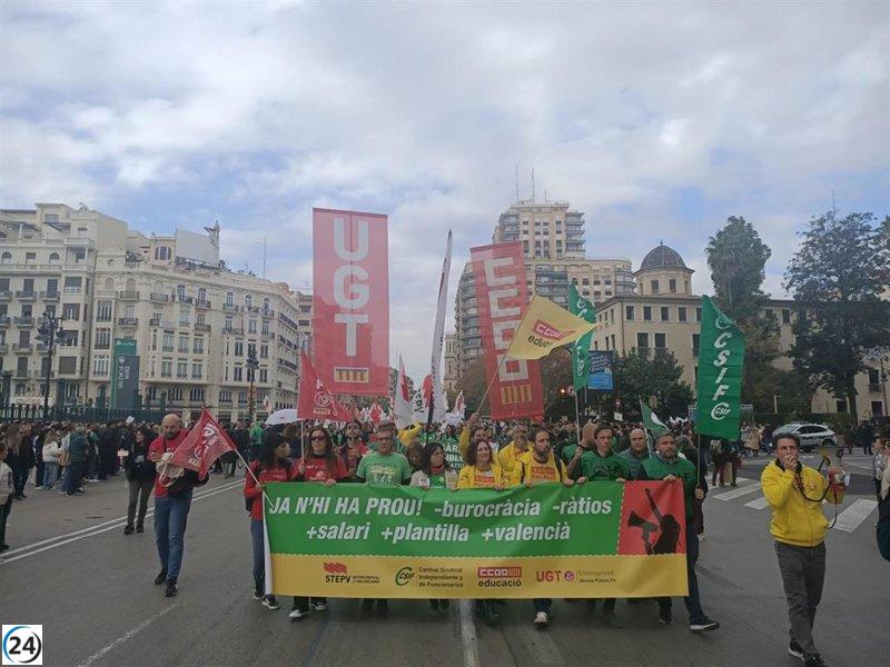 Maestros en paro demandan al nuevo Consell que responda y dialogue sobre sus justas exigencias.