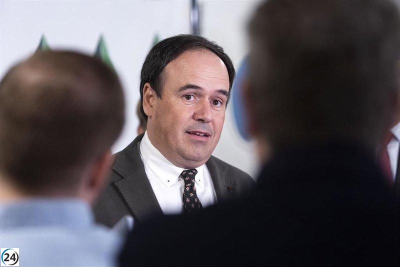 Pérez Llorca urge a la población a mantenerse alerta ante las advertencias de Emergencias por lluvias intensas.