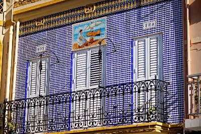 El Cabanyal, el barrio marinero con casas coloridas y playas